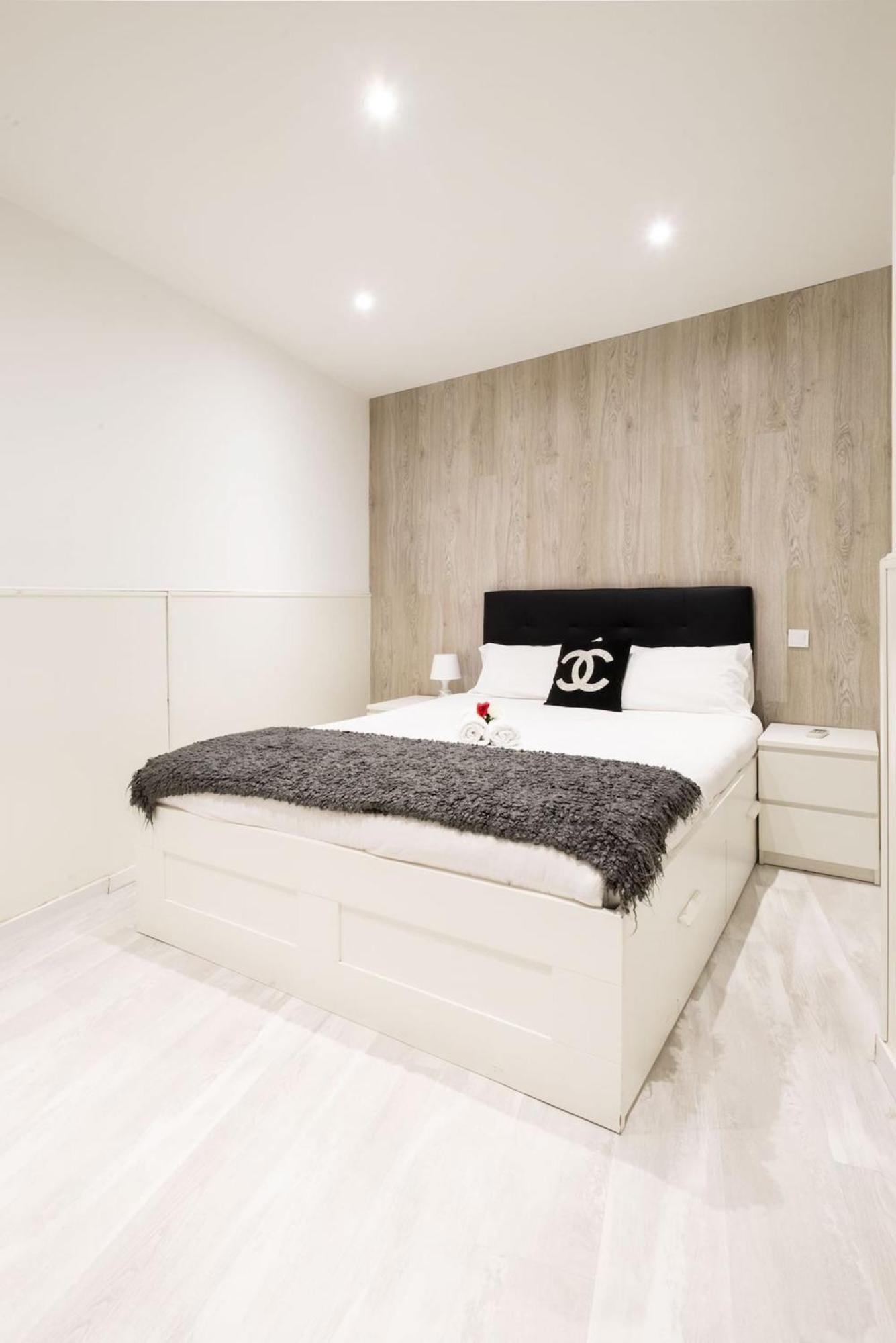 Apartamentos Day Madrid Tribunal Centro Gran Via Sol ภายนอก รูปภาพ