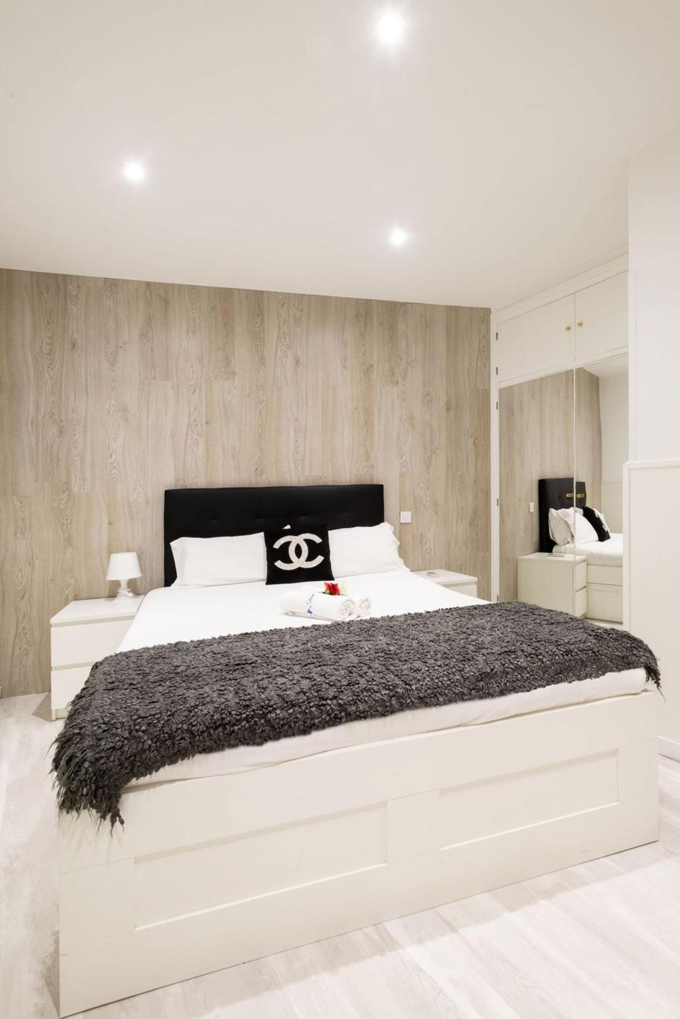 Apartamentos Day Madrid Tribunal Centro Gran Via Sol ภายนอก รูปภาพ