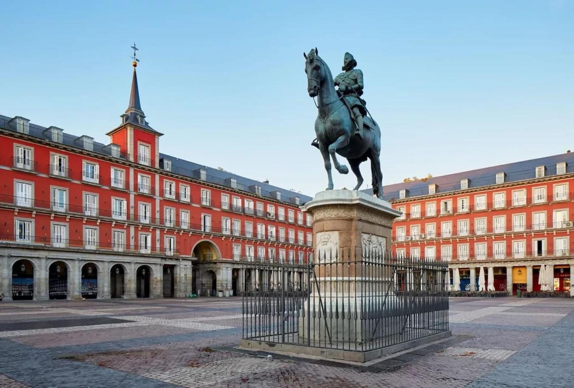 Apartamentos Day Madrid Tribunal Centro Gran Via Sol ภายนอก รูปภาพ