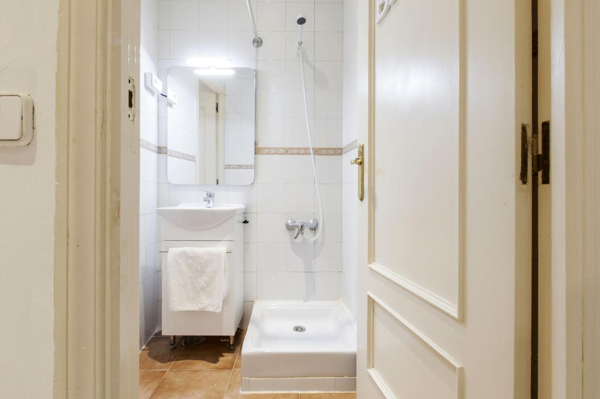 Apartamentos Day Madrid Tribunal Centro Gran Via Sol ภายนอก รูปภาพ