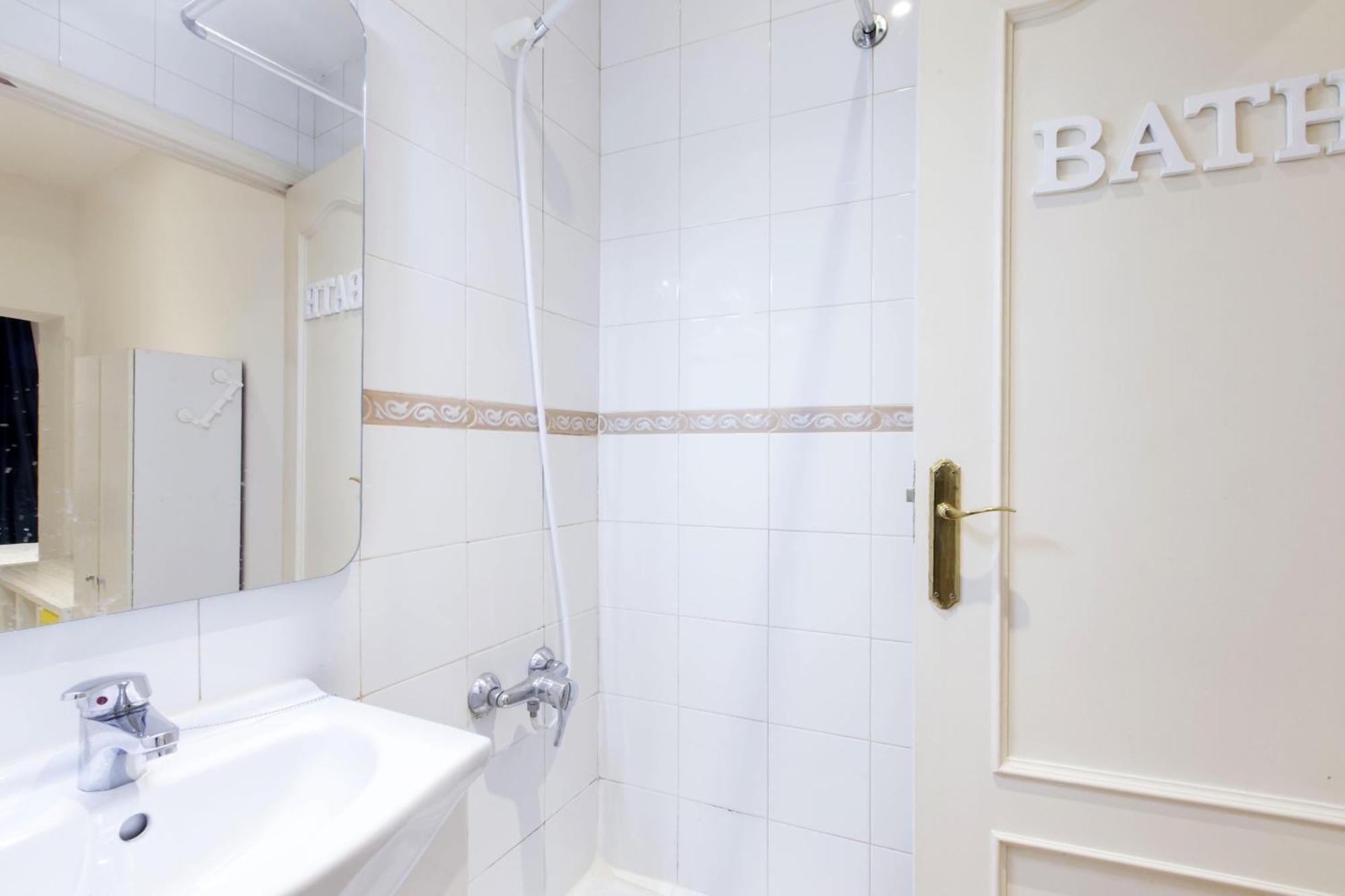 Apartamentos Day Madrid Tribunal Centro Gran Via Sol ภายนอก รูปภาพ